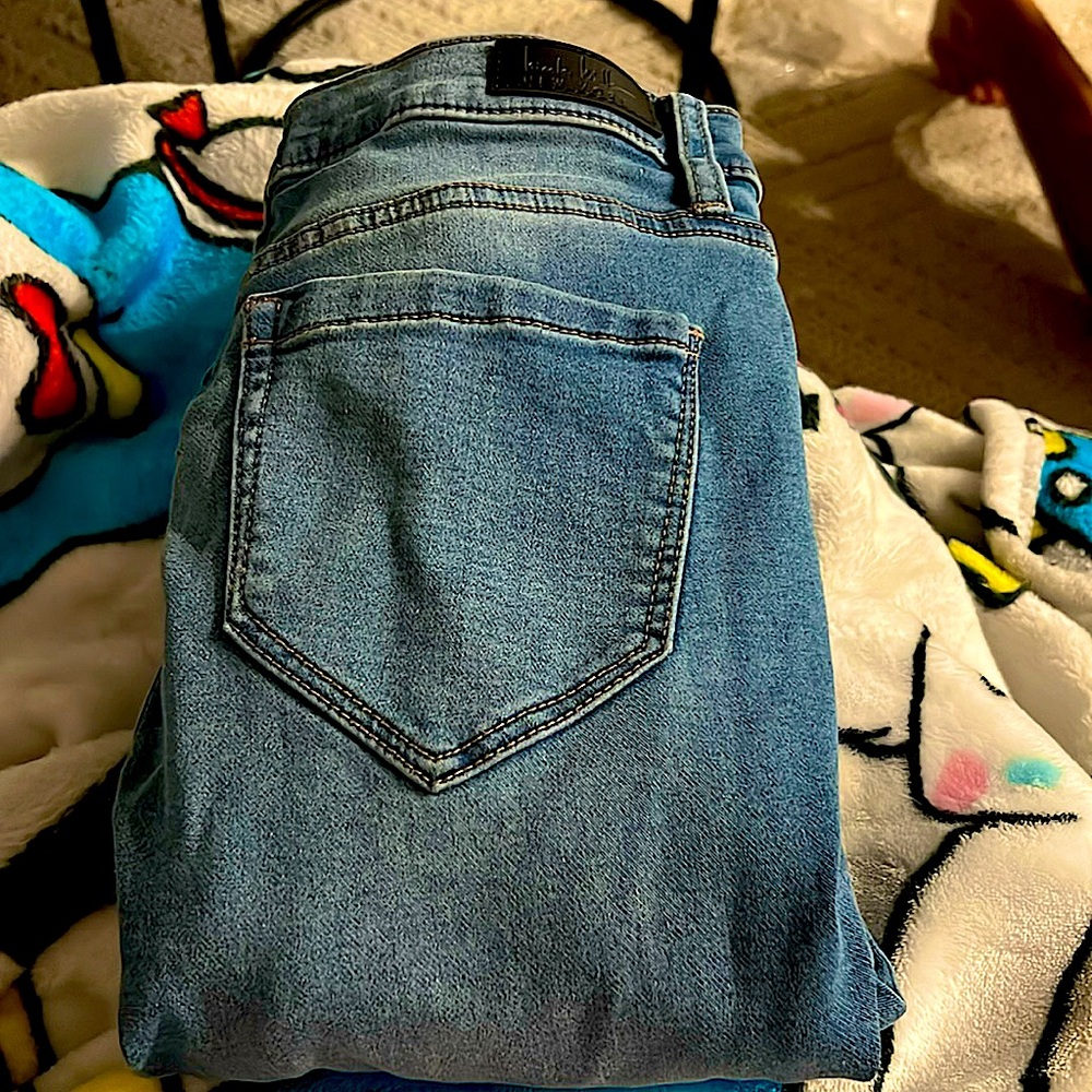 New jeans never worn. They are Nicole hiller a New York brand.